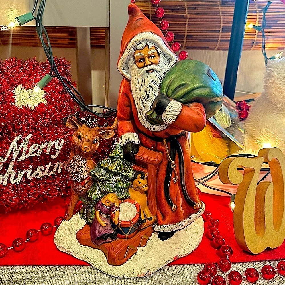 Vtg Christmas Old World Santa Claus & Reindeer With‎ Presents Ceramic Figurine